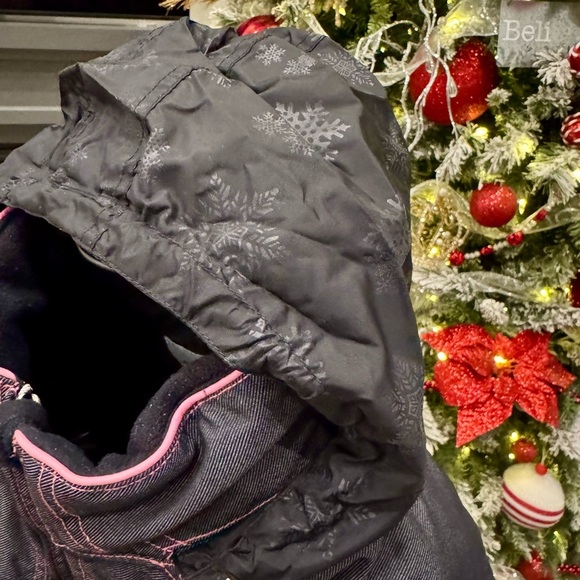 Girls Obermeyer jacket - Picture 9 of 9